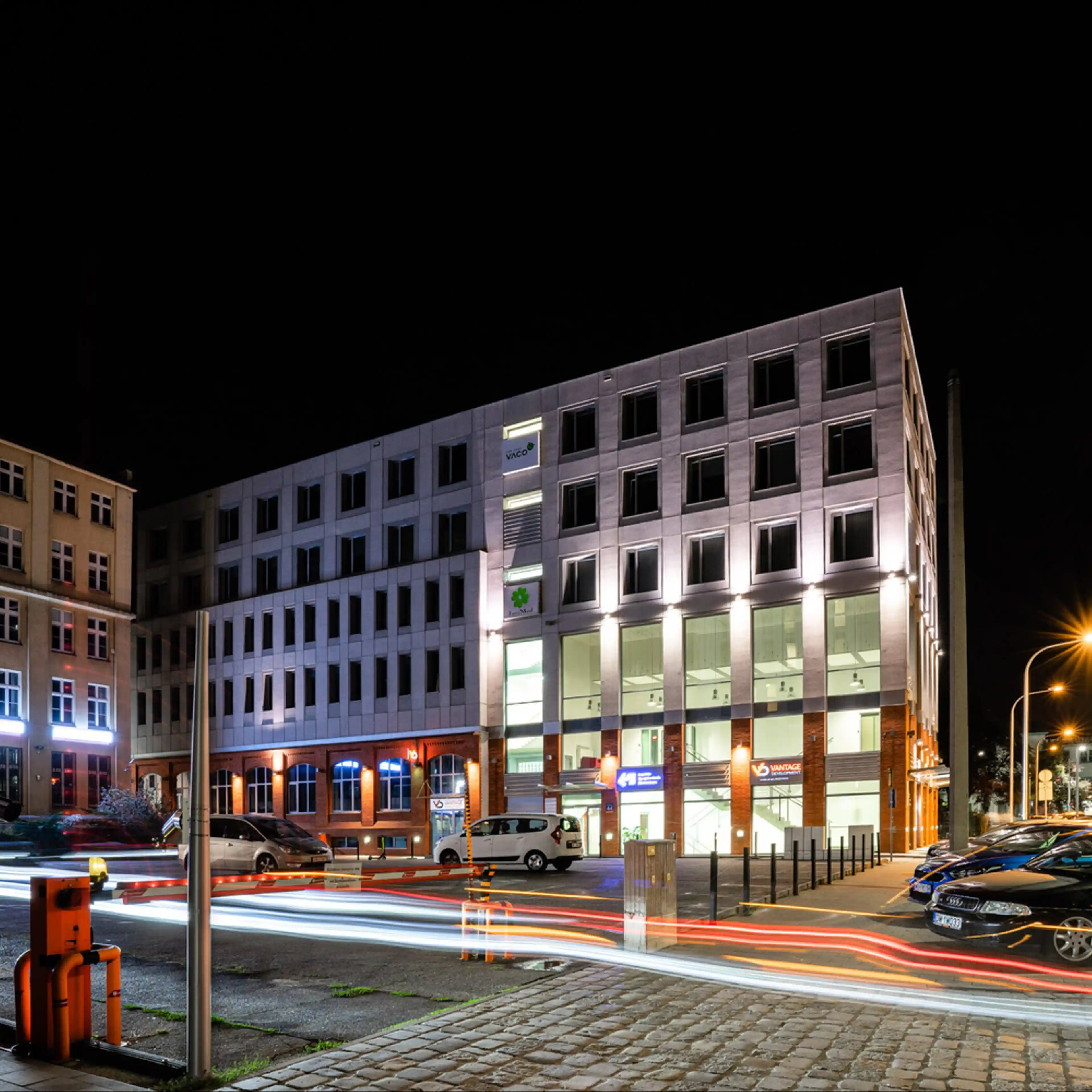 Delta 44, Dąbrowskiego 44, Wrocław, Stare Miasto
