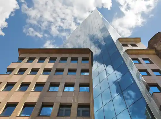 Biurowiec Moniuszki 1A sprzedany