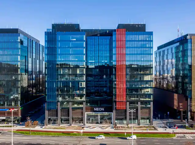Biurowiec Neon sprzedany za ponad 80 mln euro