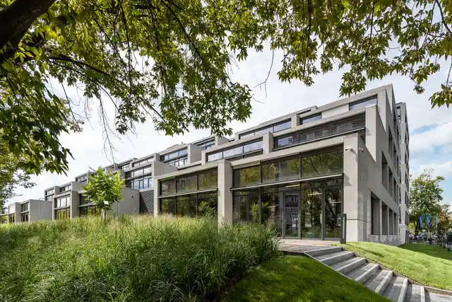 P4 / B1, Postępu 4, Warsaw, Mokotów