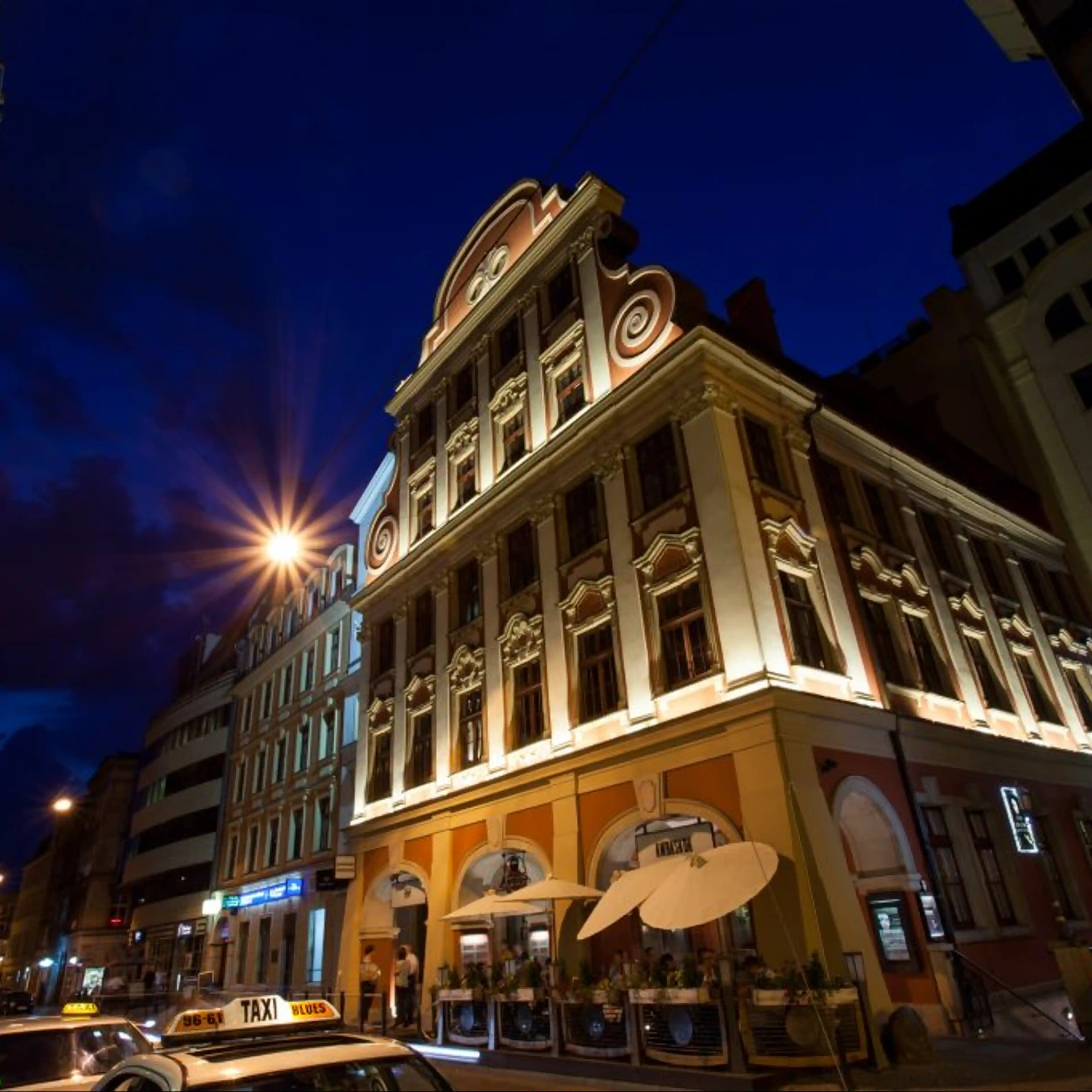 Kamienica Pod Trzema Dębami, Św. Mikołaja 8 - 11, Wrocław, Stare Miasto