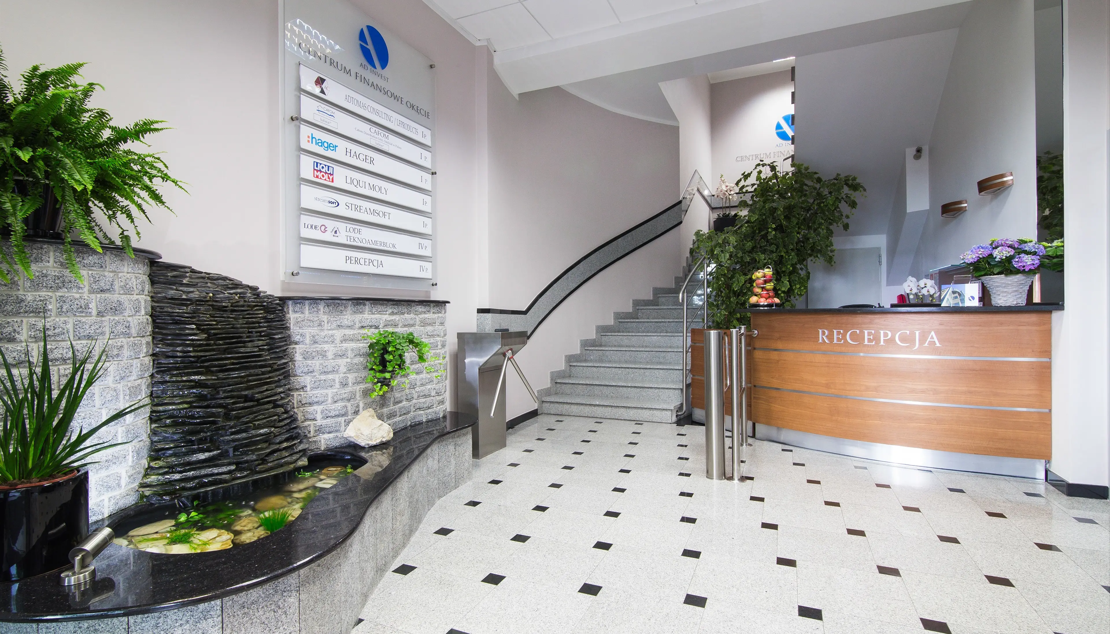 Centrum Finansowe Okęcie, Janka Muzykanta 60, Warszawa, Ochota i Włochy