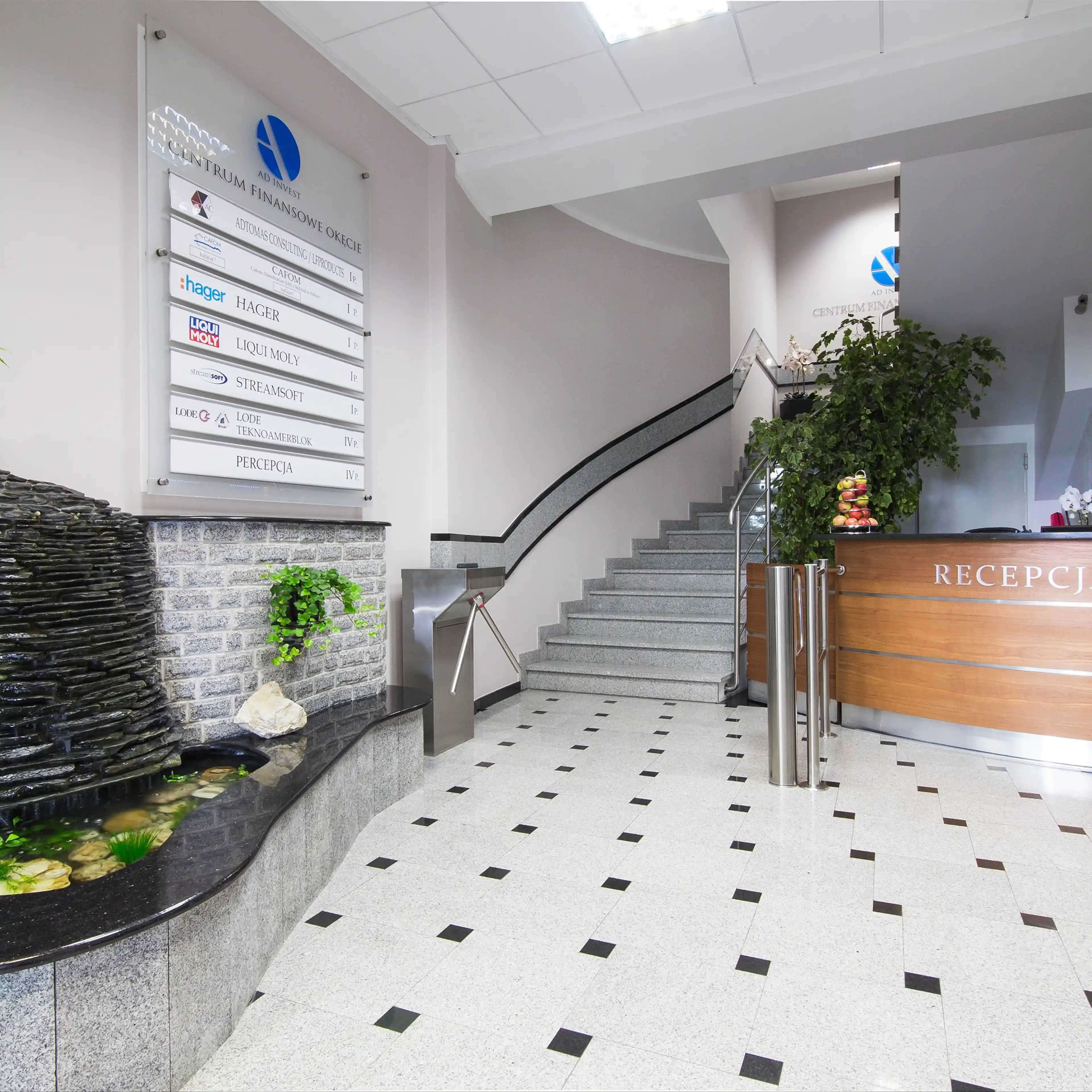 Centrum Finansowe Okęcie, Janka Muzykanta 60, Warszawa, Ochota i Włochy