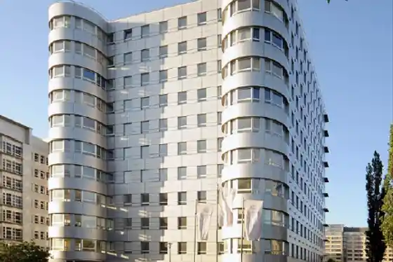myhive Mokotów Four / Empark Saturn, Domaniewska 41, Warsaw, Mokotów