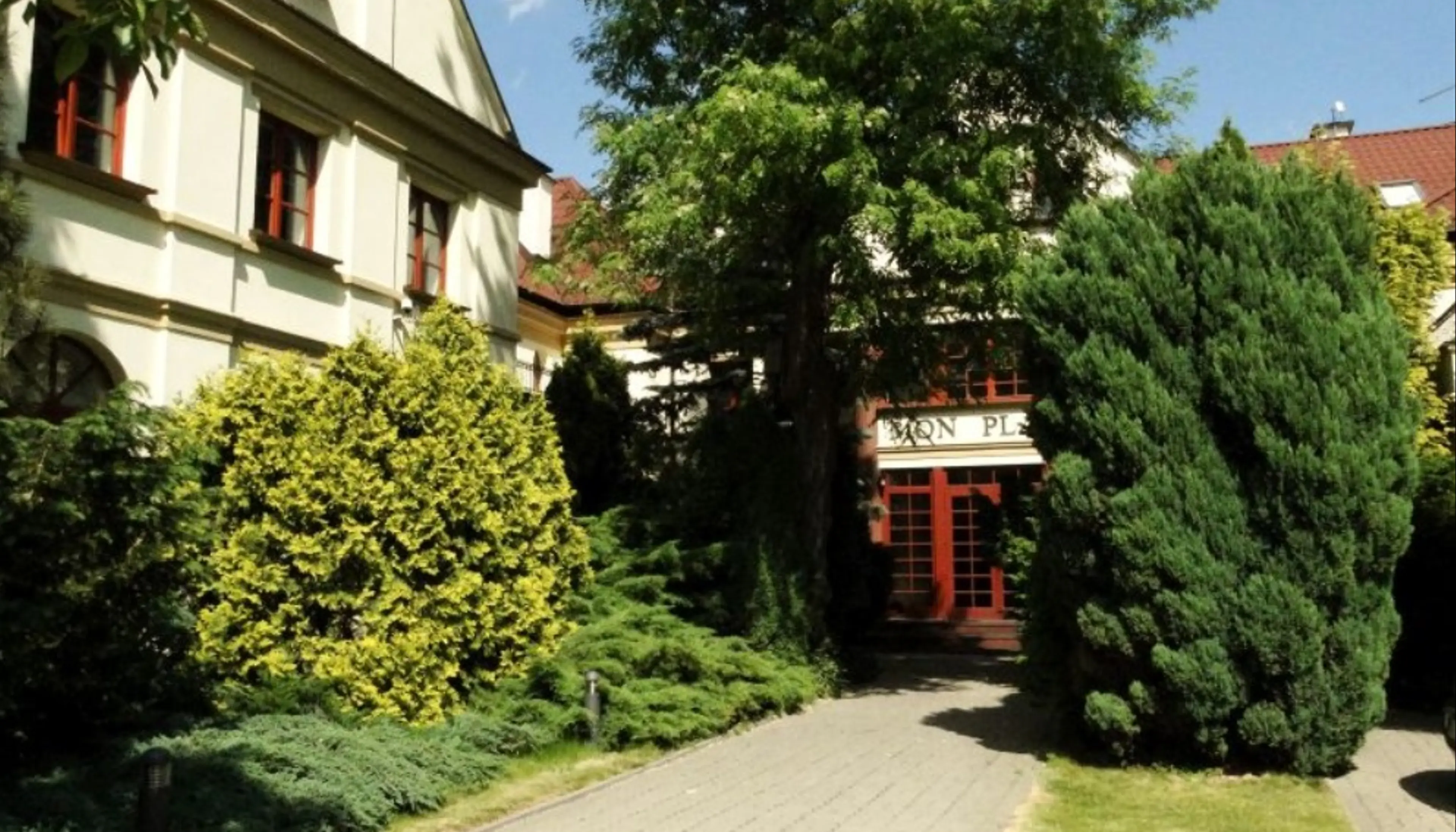 MON PLAISIR, Śmiała 26, Warsaw, Żoliborz