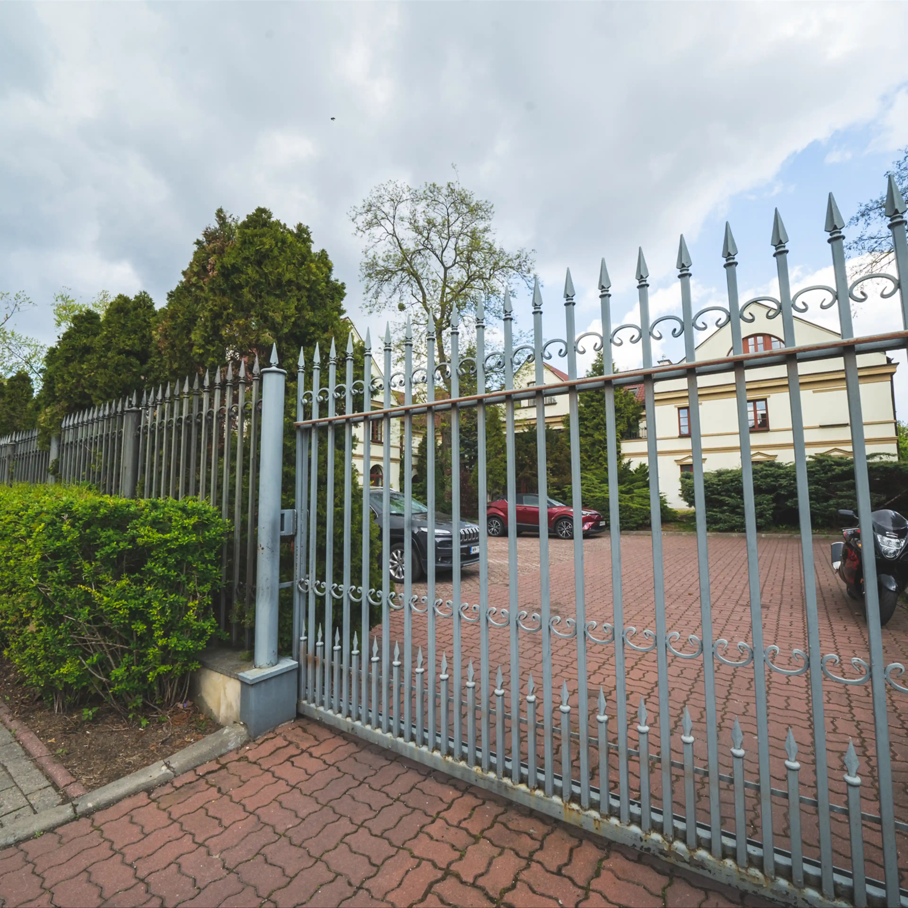 MON PLAISIR, Śmiała 26, Warszawa, Żoliborz