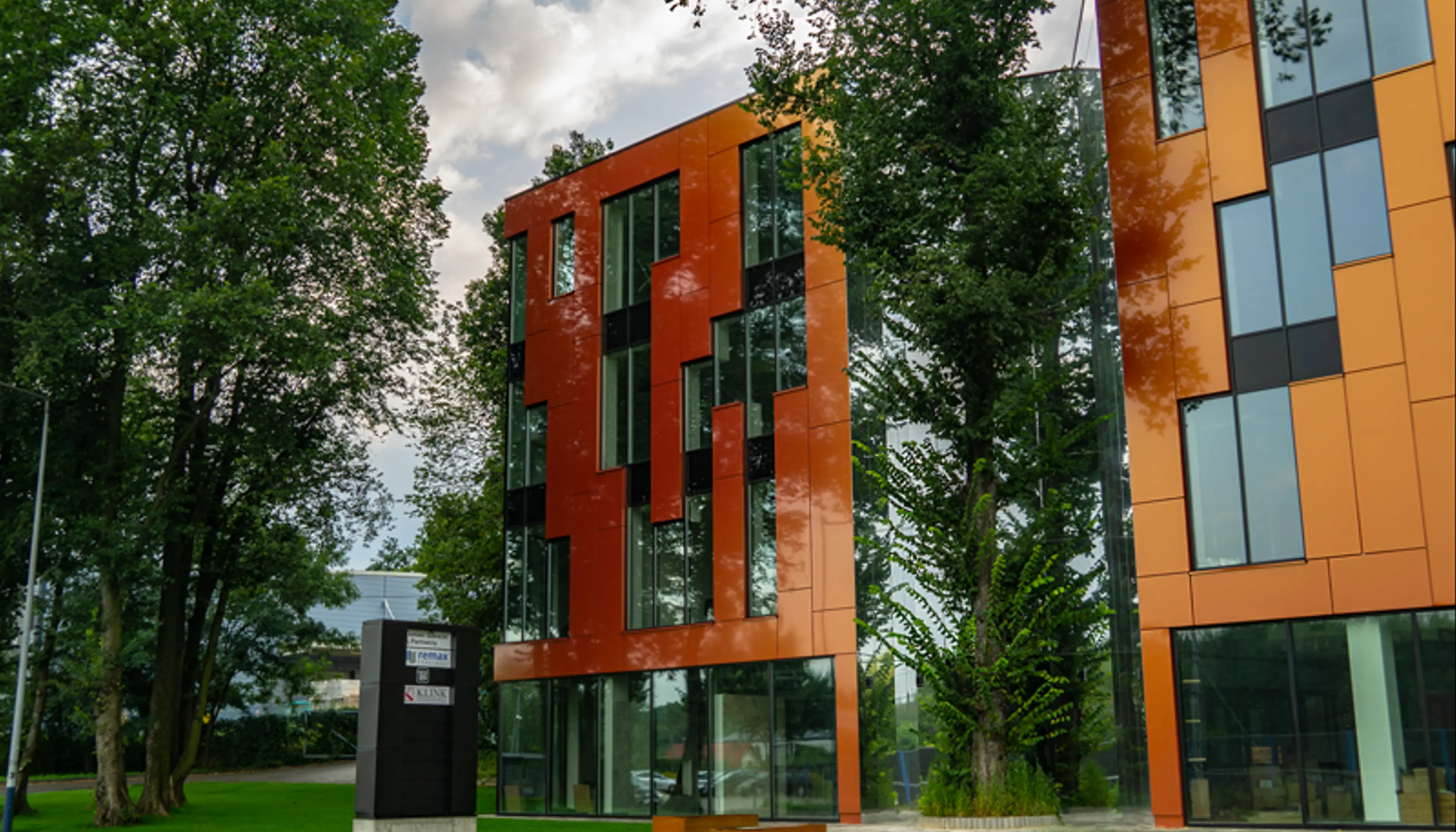 TREE HOUSE OFFICE, Stefana Korbońskiego 12, Kraków, Północny Wschód