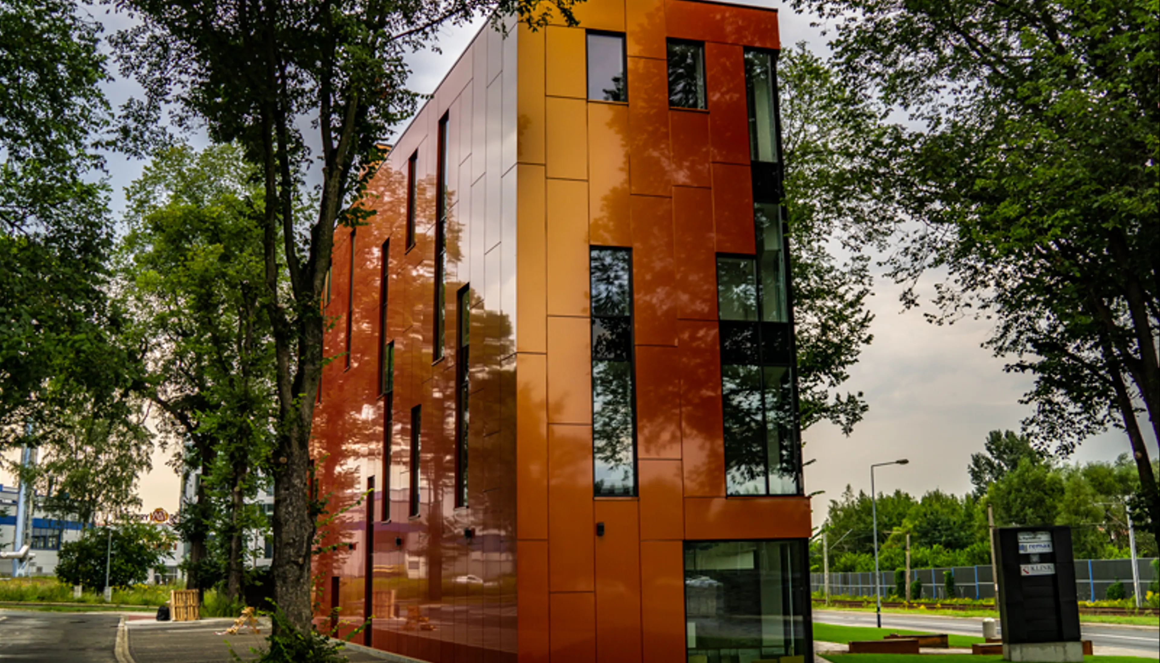 TREE HOUSE OFFICE, Stefana Korbońskiego 12, Krakow, Północny Wschód