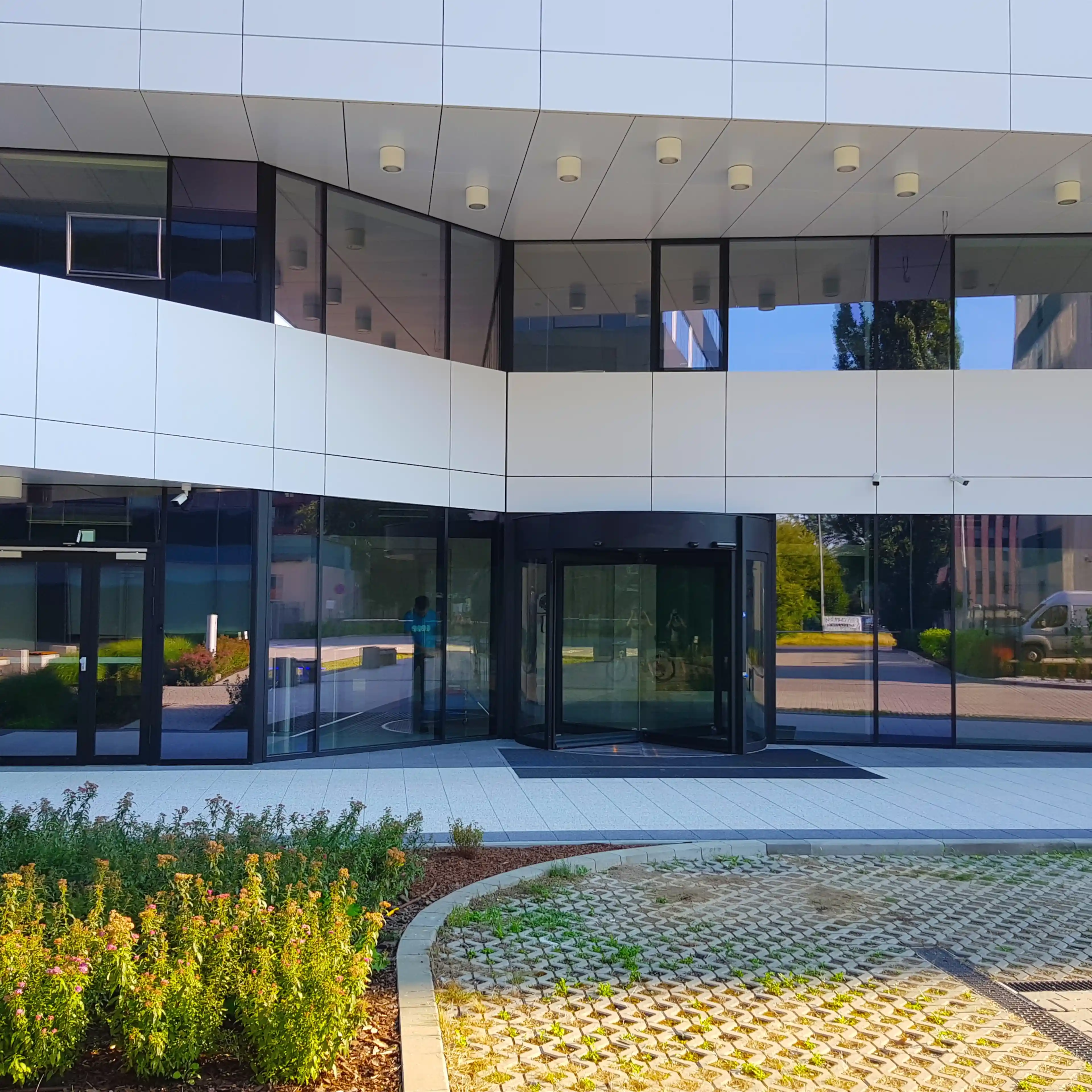 Zabłocie Business Park B, Zabłocie 43B, Kraków, Południe