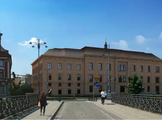 The former Pharmacy building in Wroclaw has become an office building. The completion of the L'Uni investment