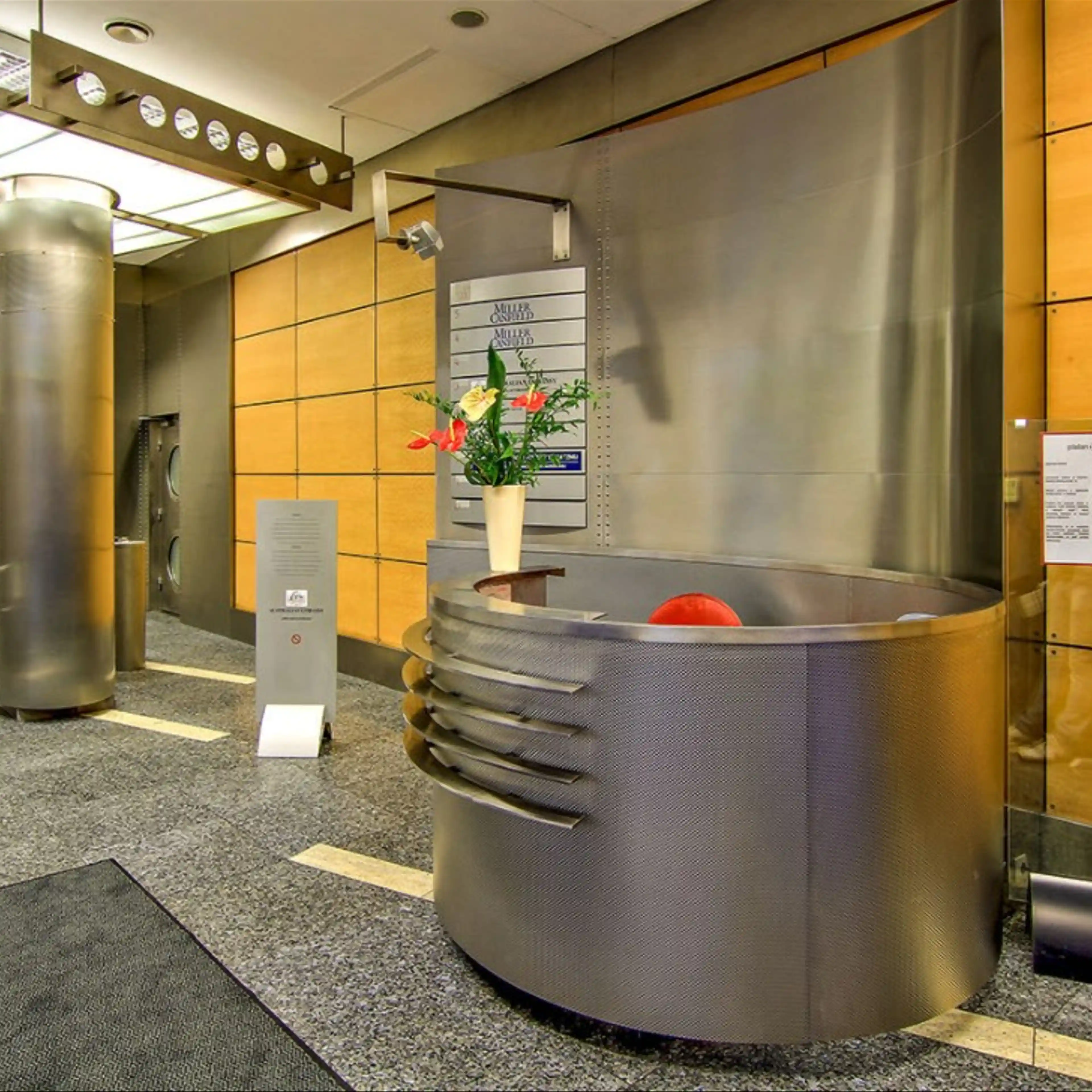 Nautilus, Nowogrodzka 11, Warsaw, Centrum