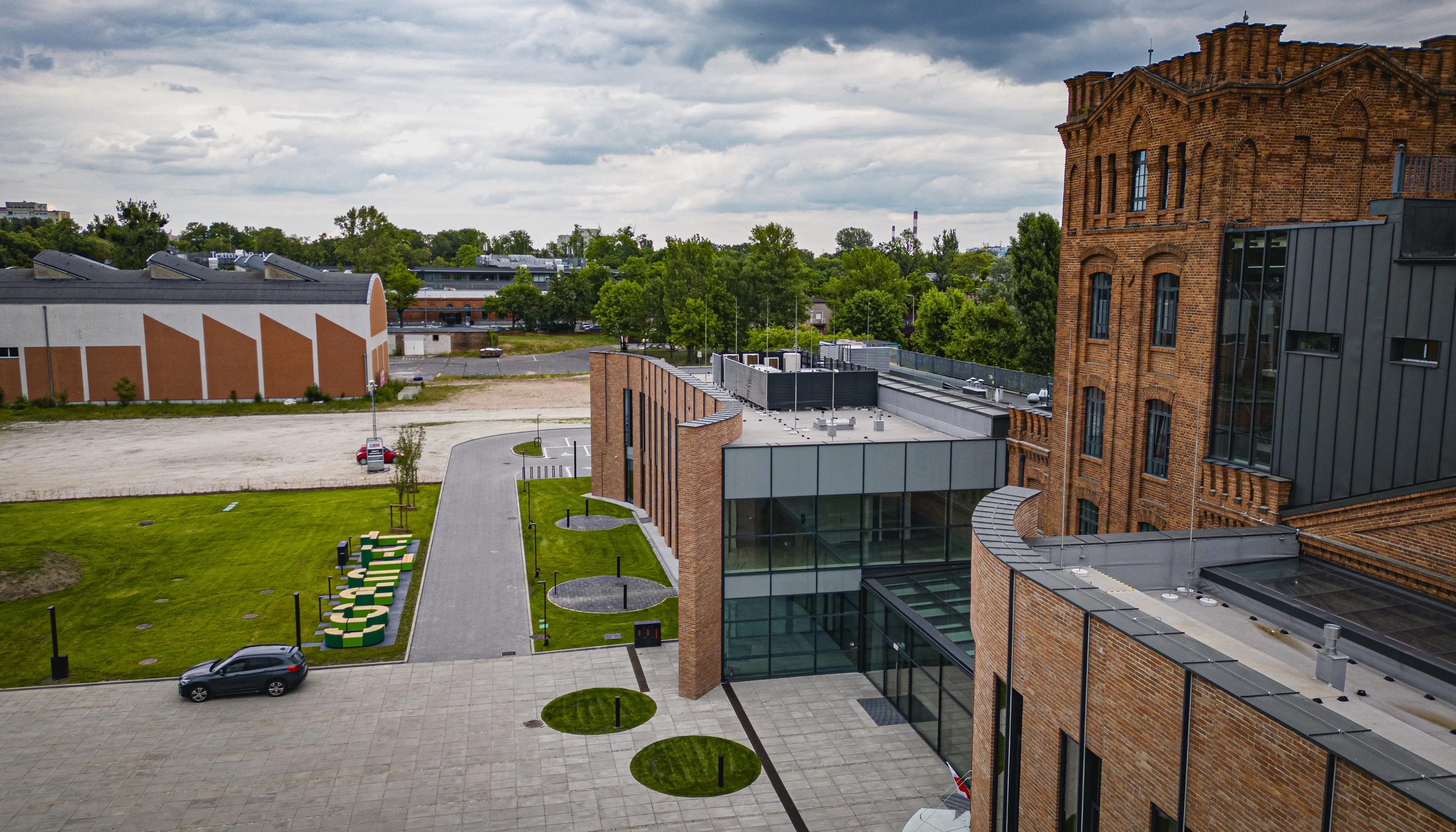 Re_Connect, Tymienieckiego 22G, Łódź, Widzew