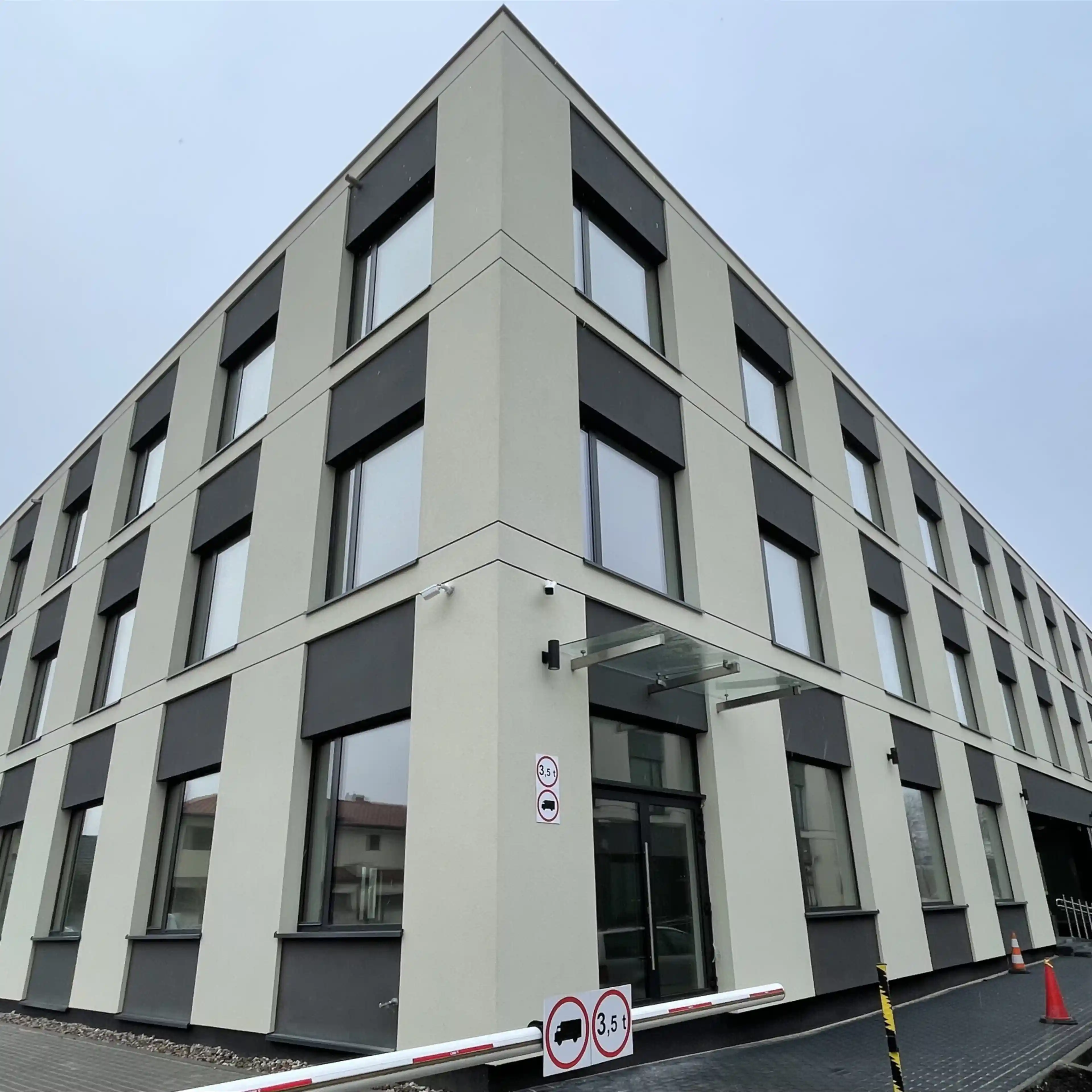 S-Bridge Office Park A2, Wał Miedzeszyński 606/608, Warsaw, Wawer