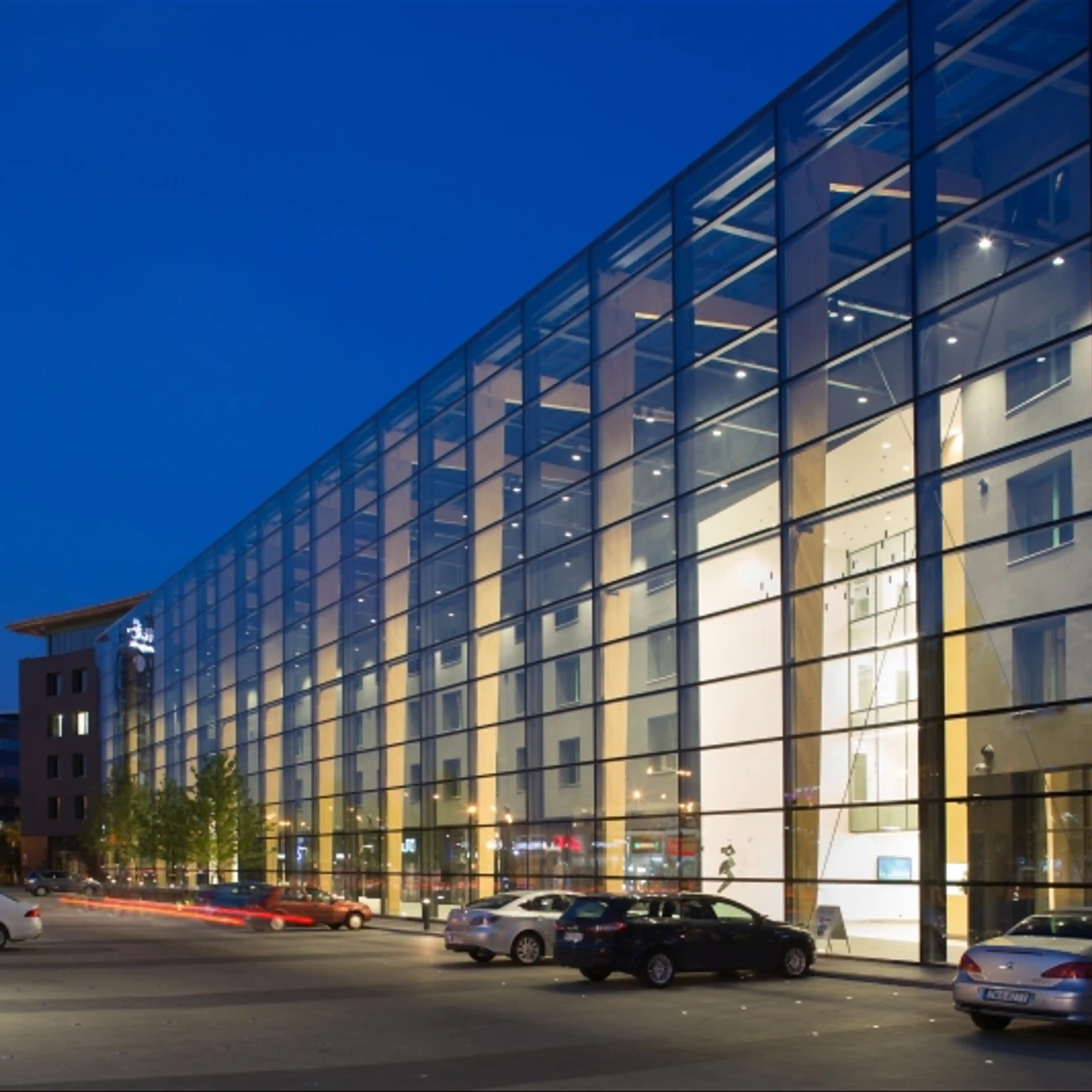 Adgar Park West - Biura Serwisowane, Al. Jerozolimskie 181B, Warsaw, Ochota i Włochy