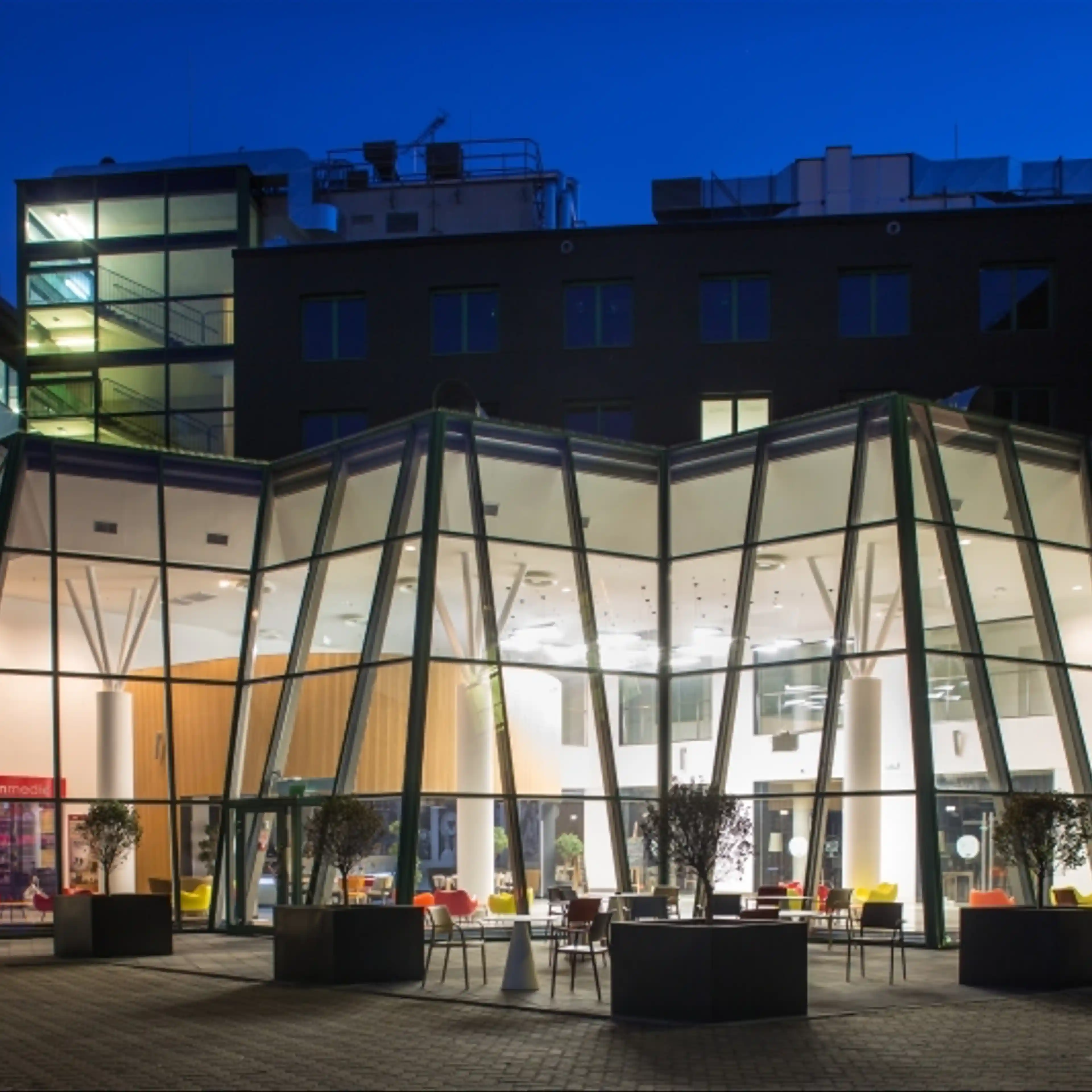 Adgar Park West - Biura Serwisowane, Al. Jerozolimskie 181B, Warsaw, Ochota i Włochy