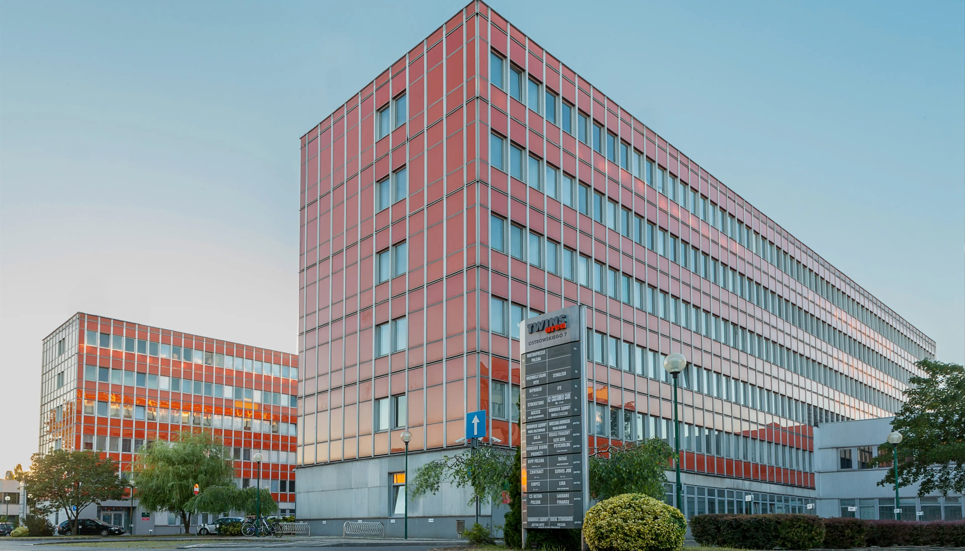 TWINS, Aleksandra Ostrowskiego 7,9, Wrocław, Fabryczna