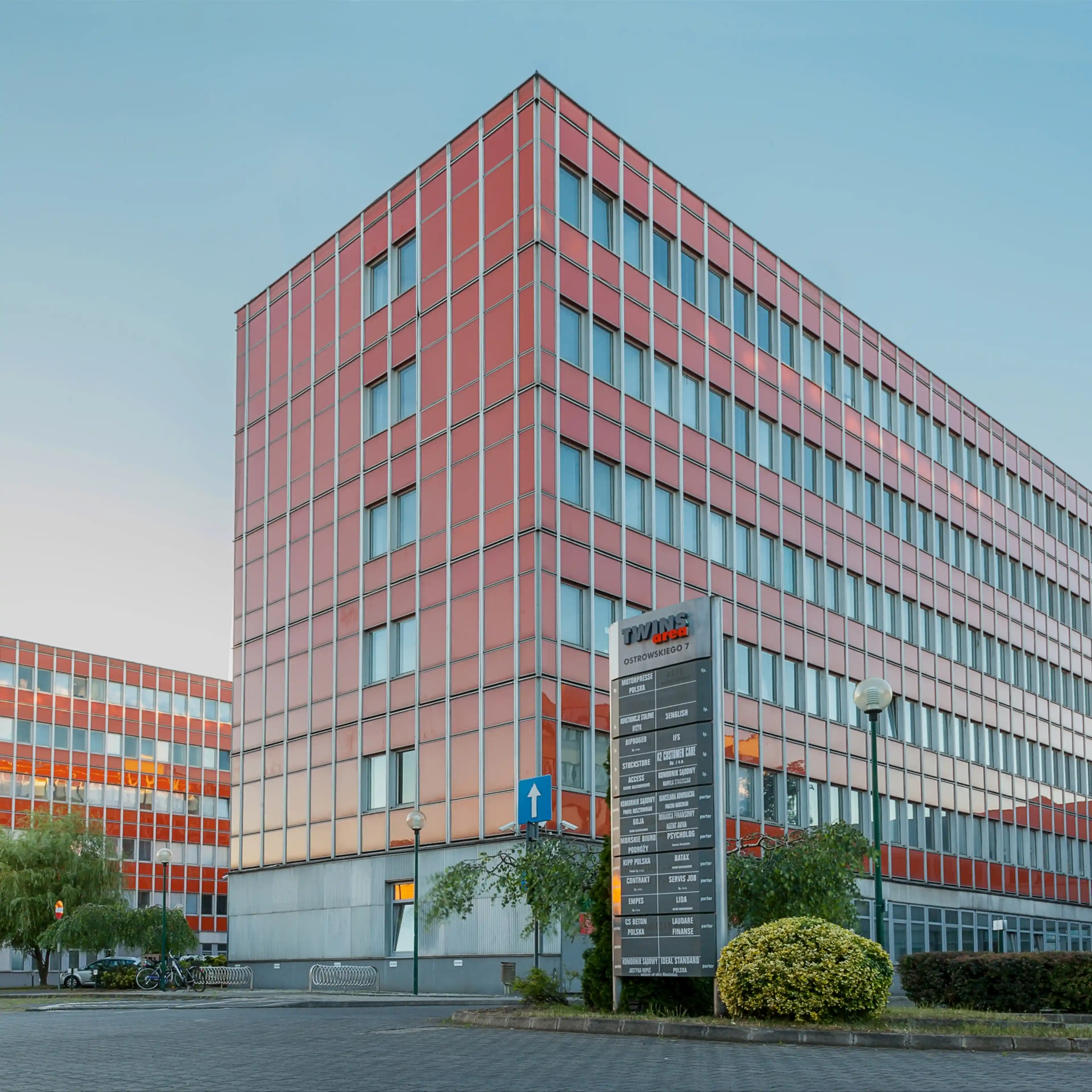 TWINS, Aleksandra Ostrowskiego 7,9, Wrocław, Fabryczna