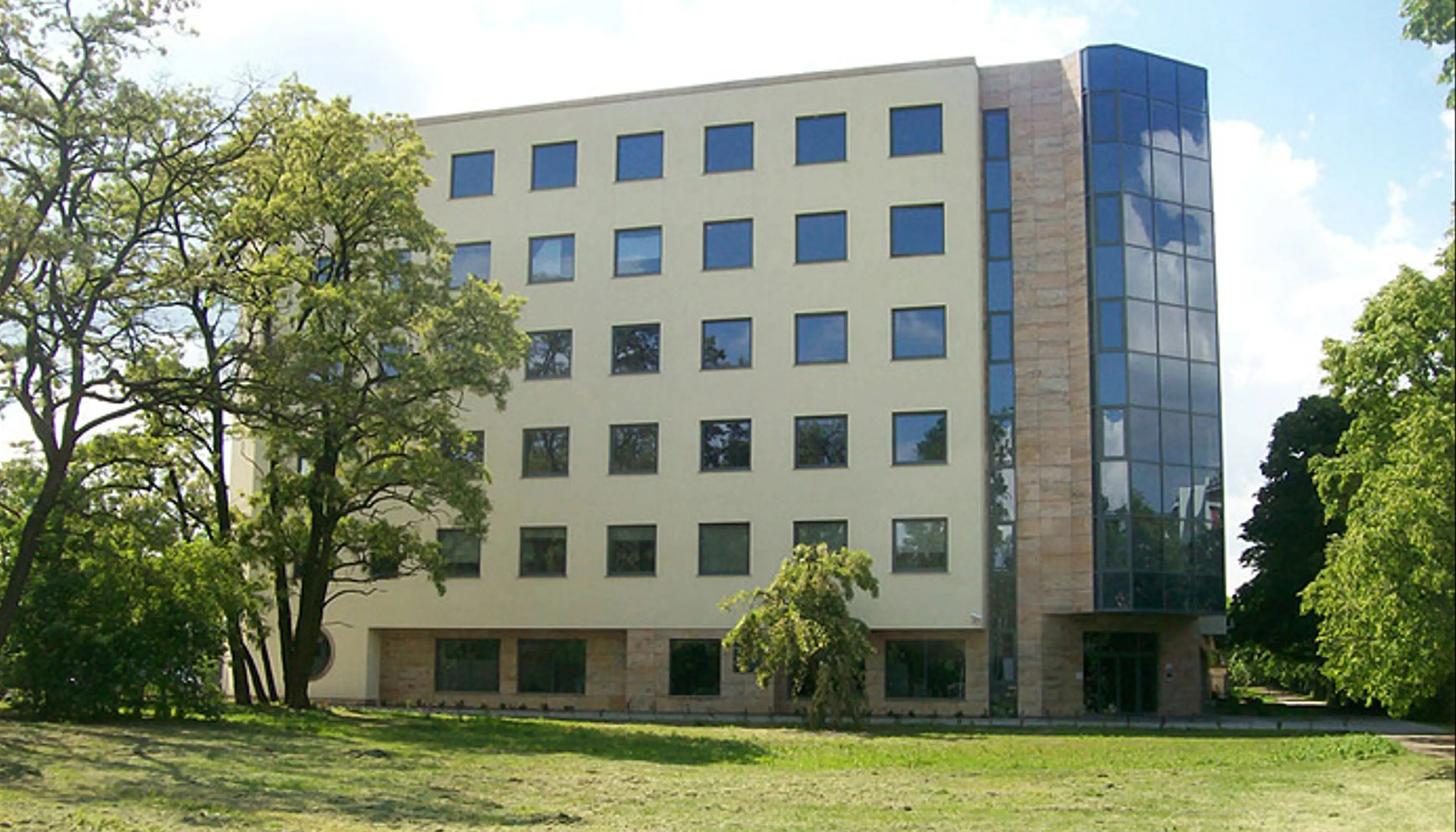 Akacjowy Park, Broniewskiego 3, Warsaw, Żoliborz