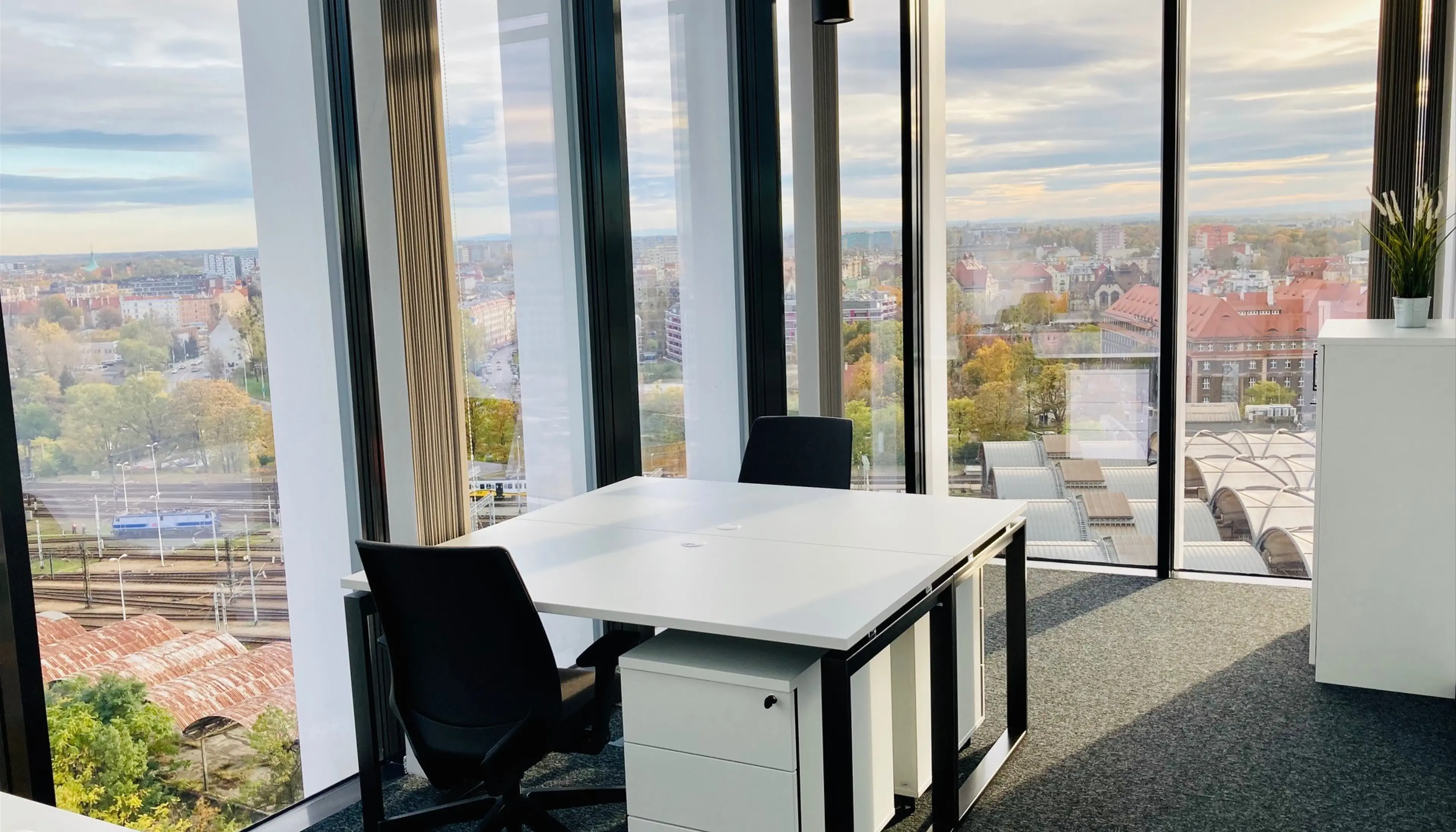 Silver Office Center - Biura serwisowane, Konstytucji 3 Maja 3, Wrocław, Krzyki