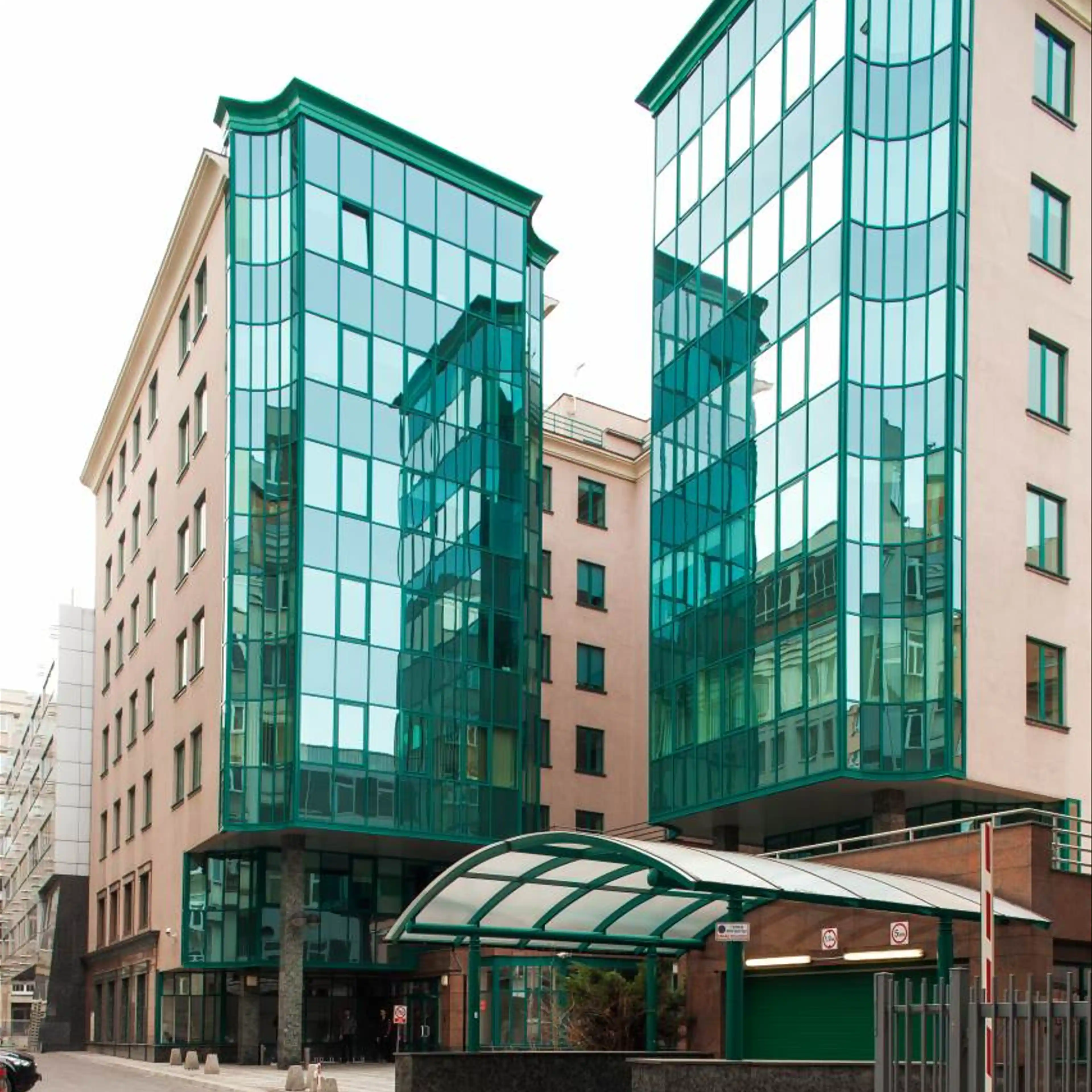 Bliski Centrum, Żurawia 8, Warsaw, Centrum