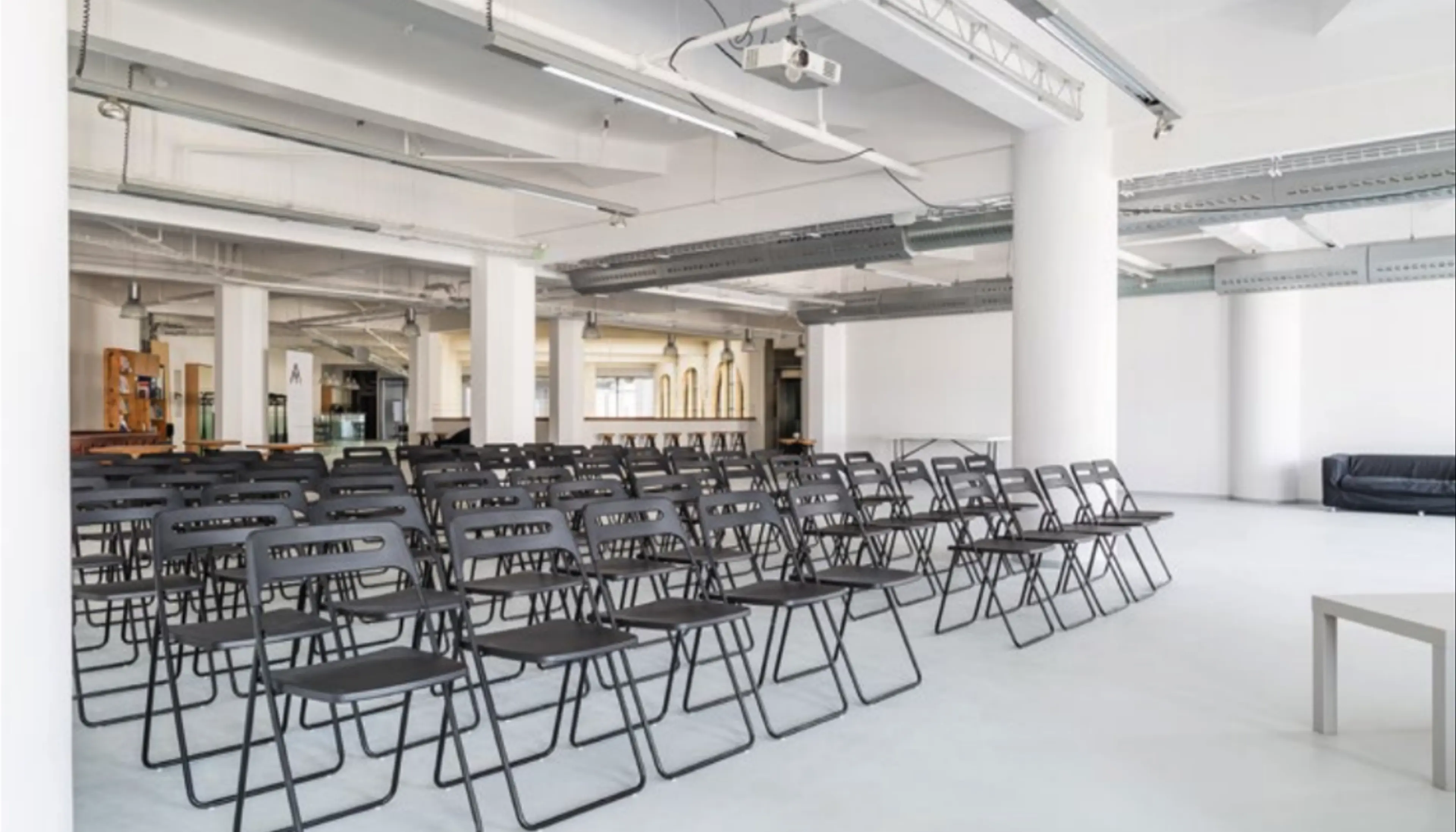 Dom Towarowy Braci Jabłkowskich - Biura serwisowane, Bracka 25, Warszawa, Centrum