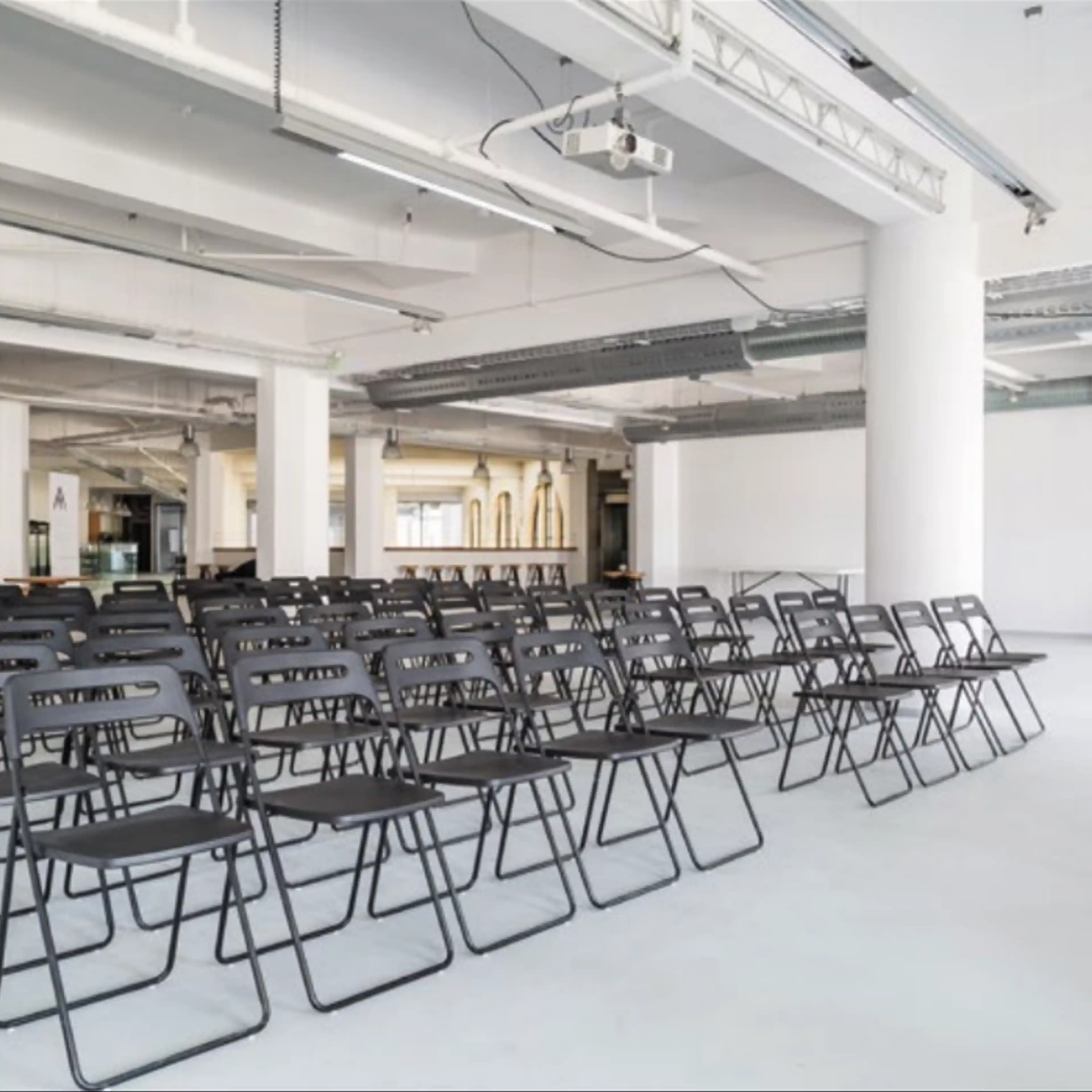 Dom Towarowy Braci Jabłkowskich - Biura serwisowane, Bracka 25, Warszawa, Centrum