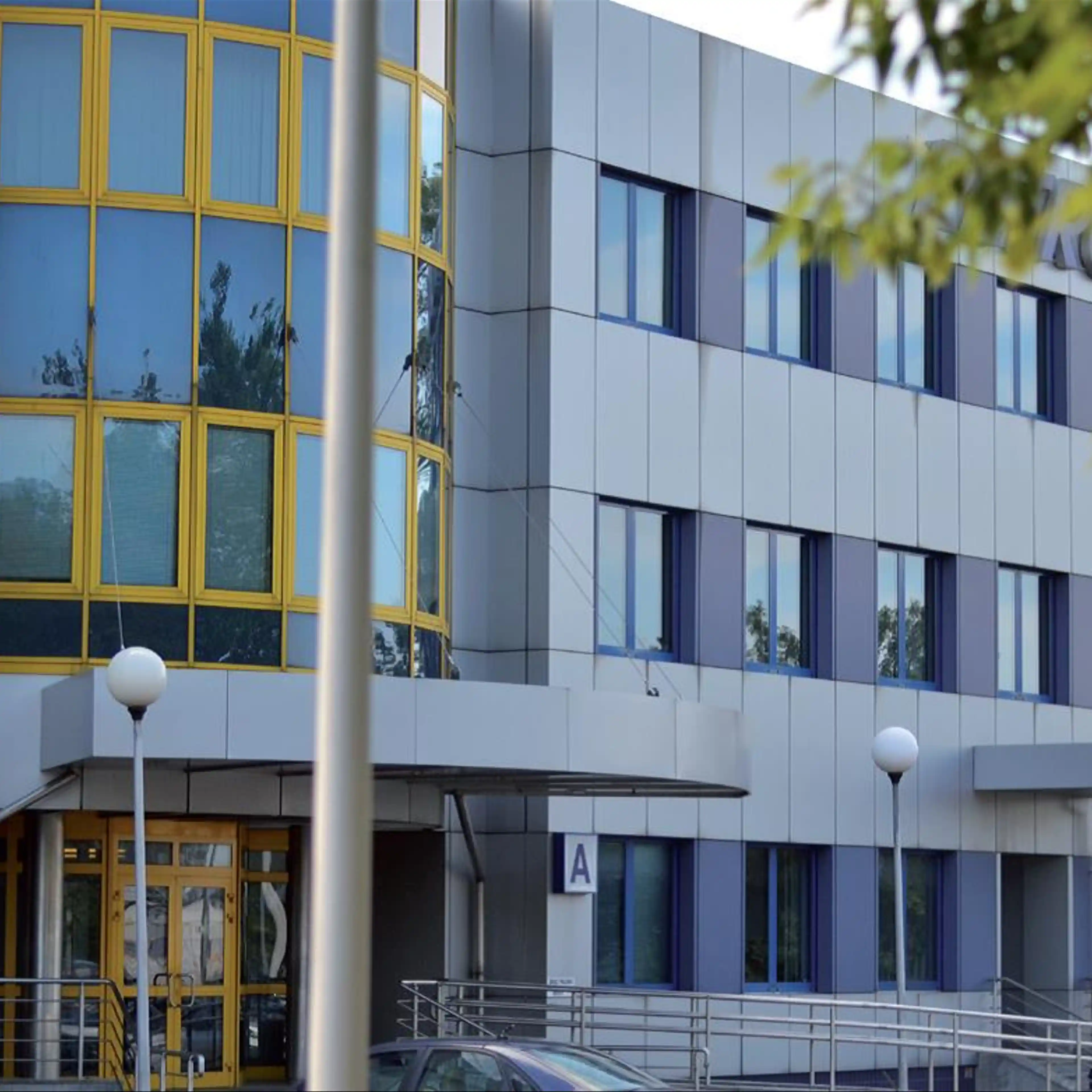 Gordona Bennetta, Jamesa Gordona Bennetta 2-2b, Warsaw, Ochota i Włochy