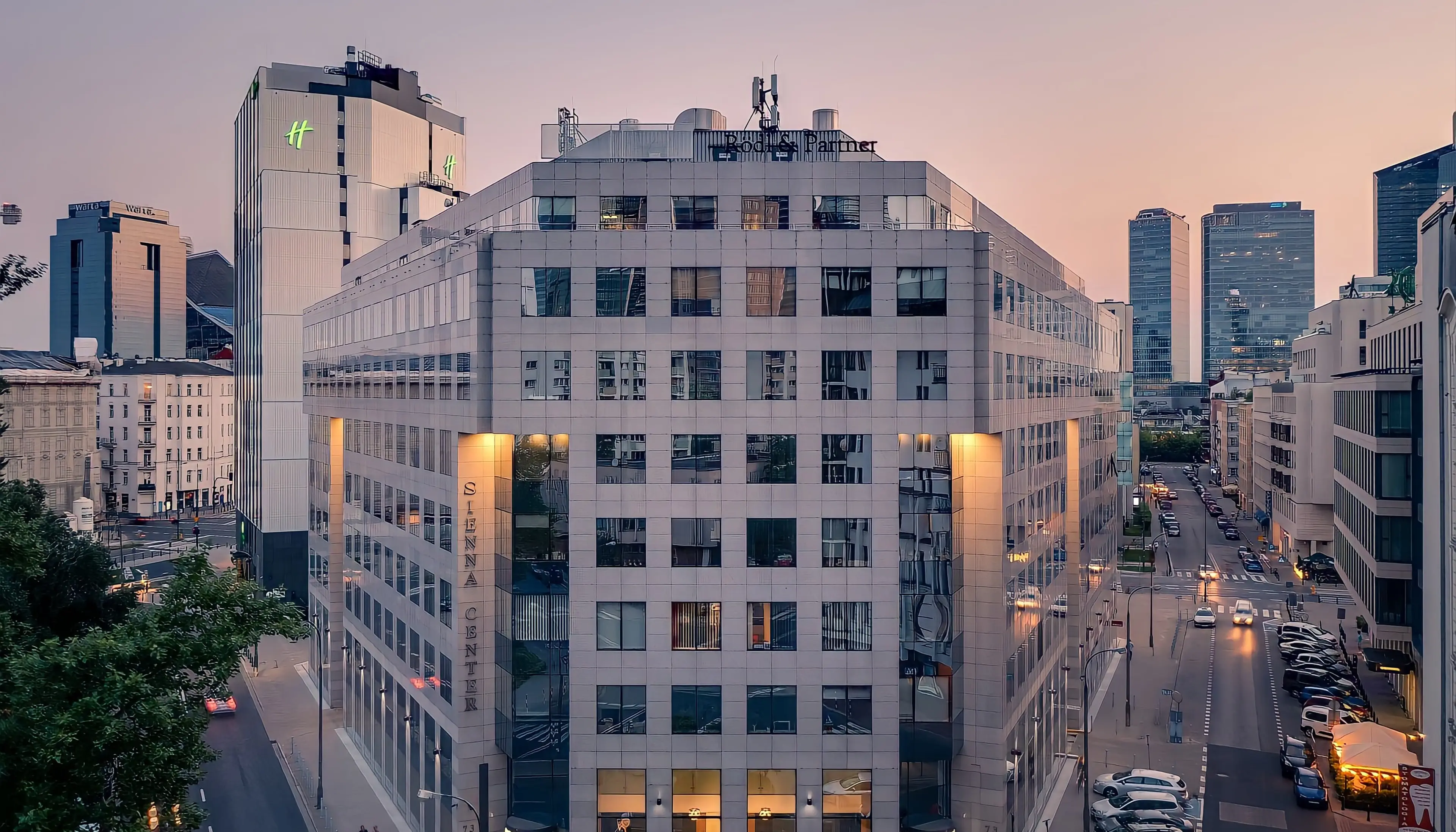 Sienna Center - Biura serwisowane, Sienna 75, Warsaw, Wola