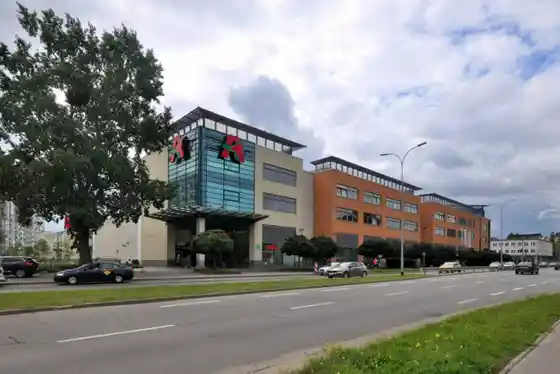 Pasaż Biurowo - Usługowy Kołobrzeska, Kołobrzeska 32, Gdańsk, Przymorze