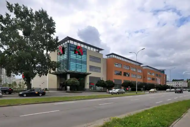 Pasaż Biurowo - Usługowy Kołobrzeska, Kołobrzeska 32, Gdańsk, Przymorze