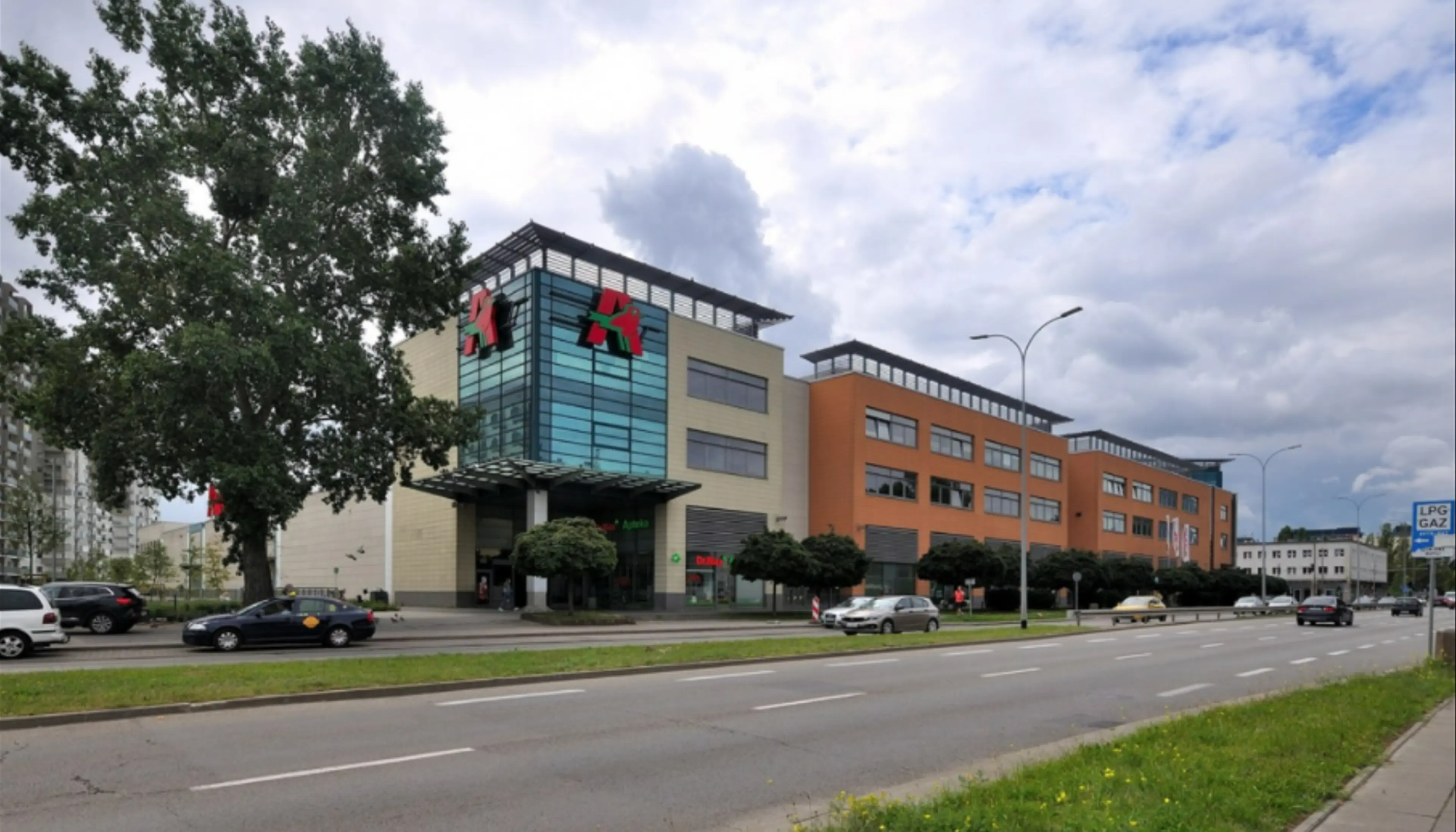Pasaż Biurowo - Usługowy Kołobrzeska, Kołobrzeska 32, Gdańsk, Przymorze