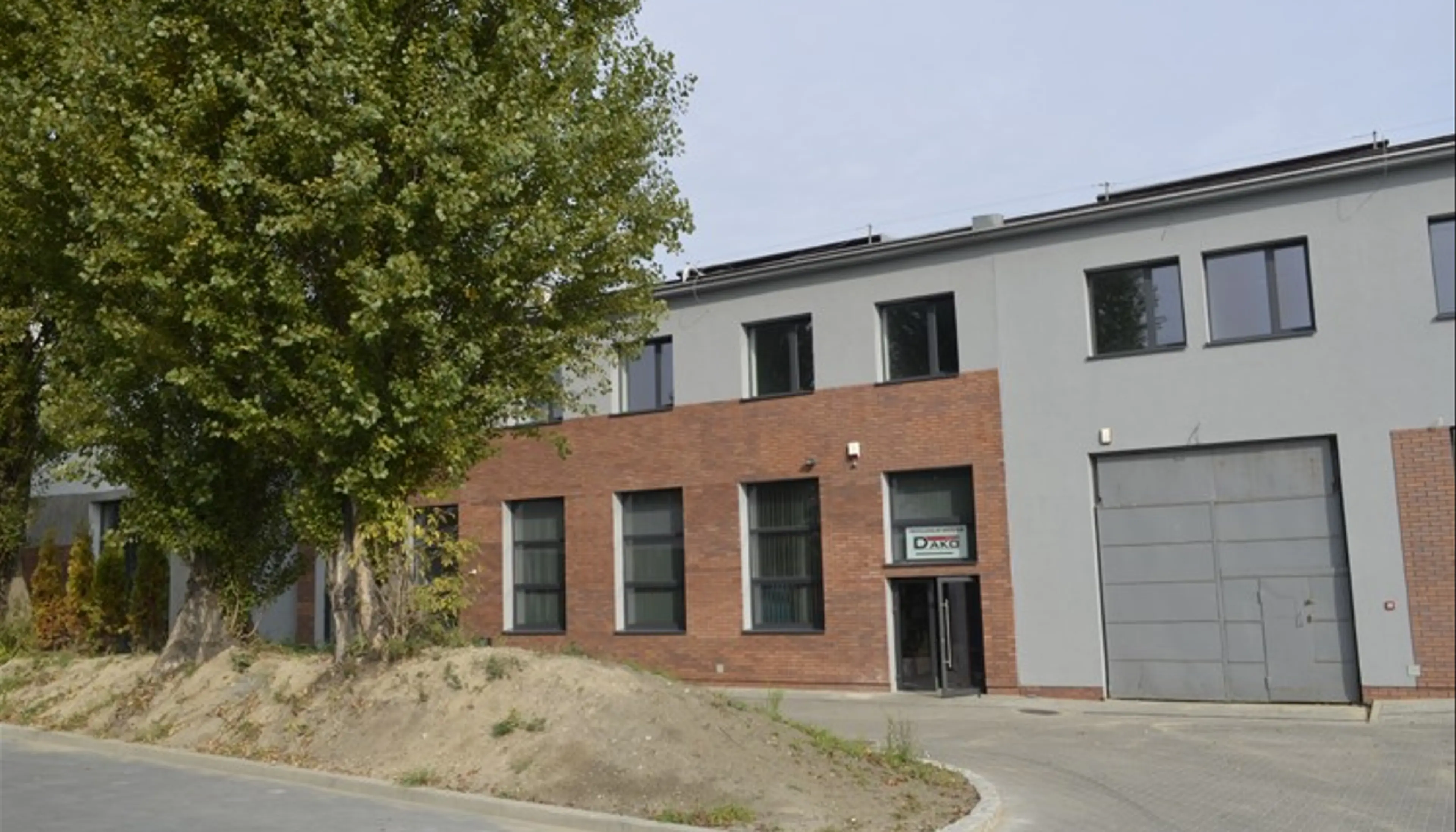 Centrum Usługowe ŻELAZNA 15B, Żelazna 15B, Katowice, Dąb