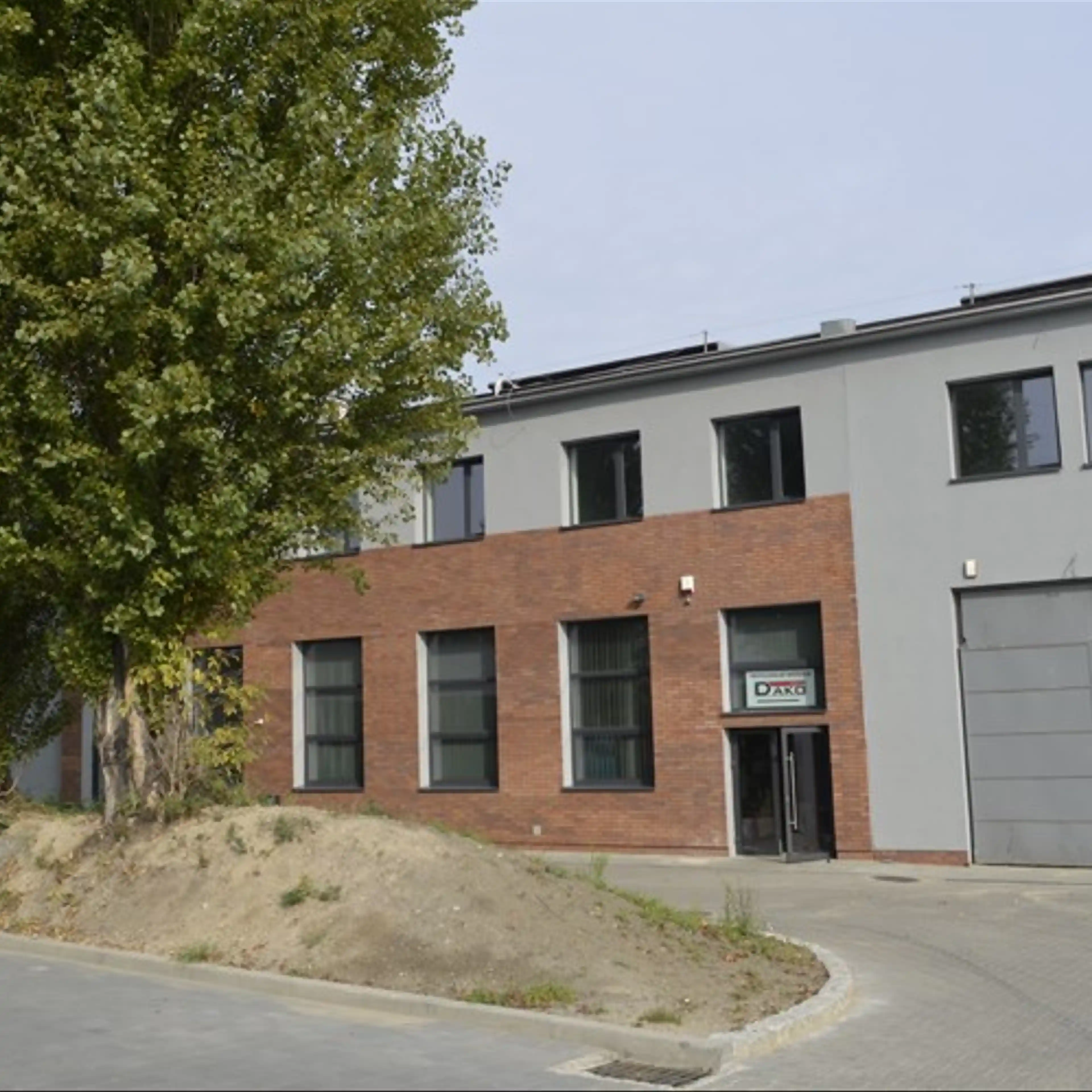 Centrum Usługowe ŻELAZNA 15B, Żelazna 15B, Katowice, Dąb