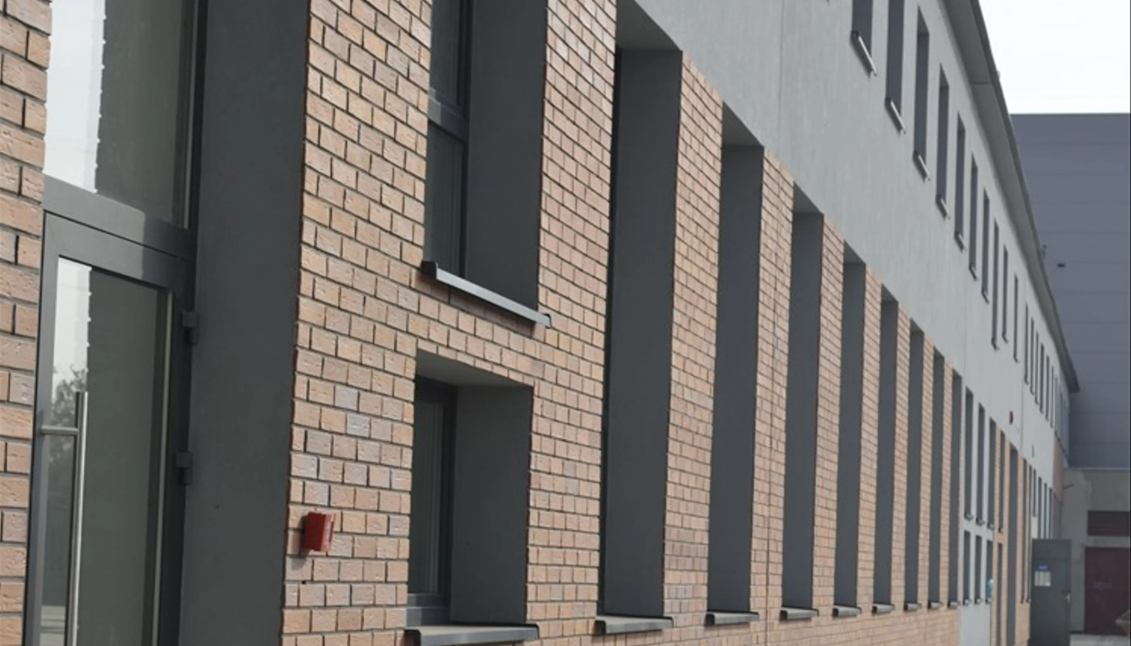 Centrum Usługowe ŻELAZNA 15B, Żelazna 15B, Katowice, Dąb