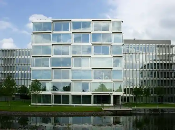 Efigence przedłuża umowę najmu w Platinium Business Park