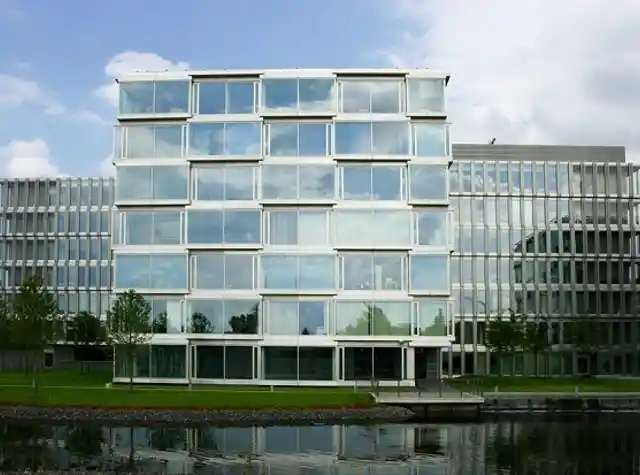 Efigence przedłuża umowę najmu w Platinium Business Park