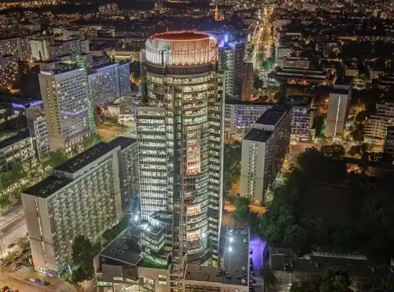Siedziba główna Axi Immo pozostaje w Spektrum Tower