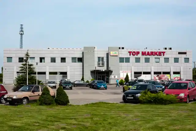 Good Point Łubna, Łubińska 1A, Piaseczno, Łubna