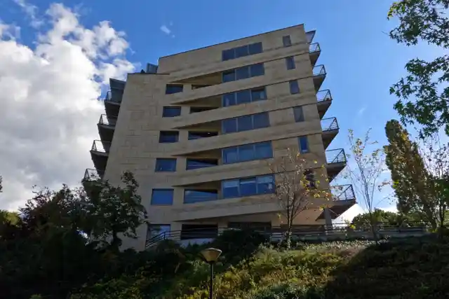 Brunello / Holland Park, Książęca 17, Warszawa, Centrum