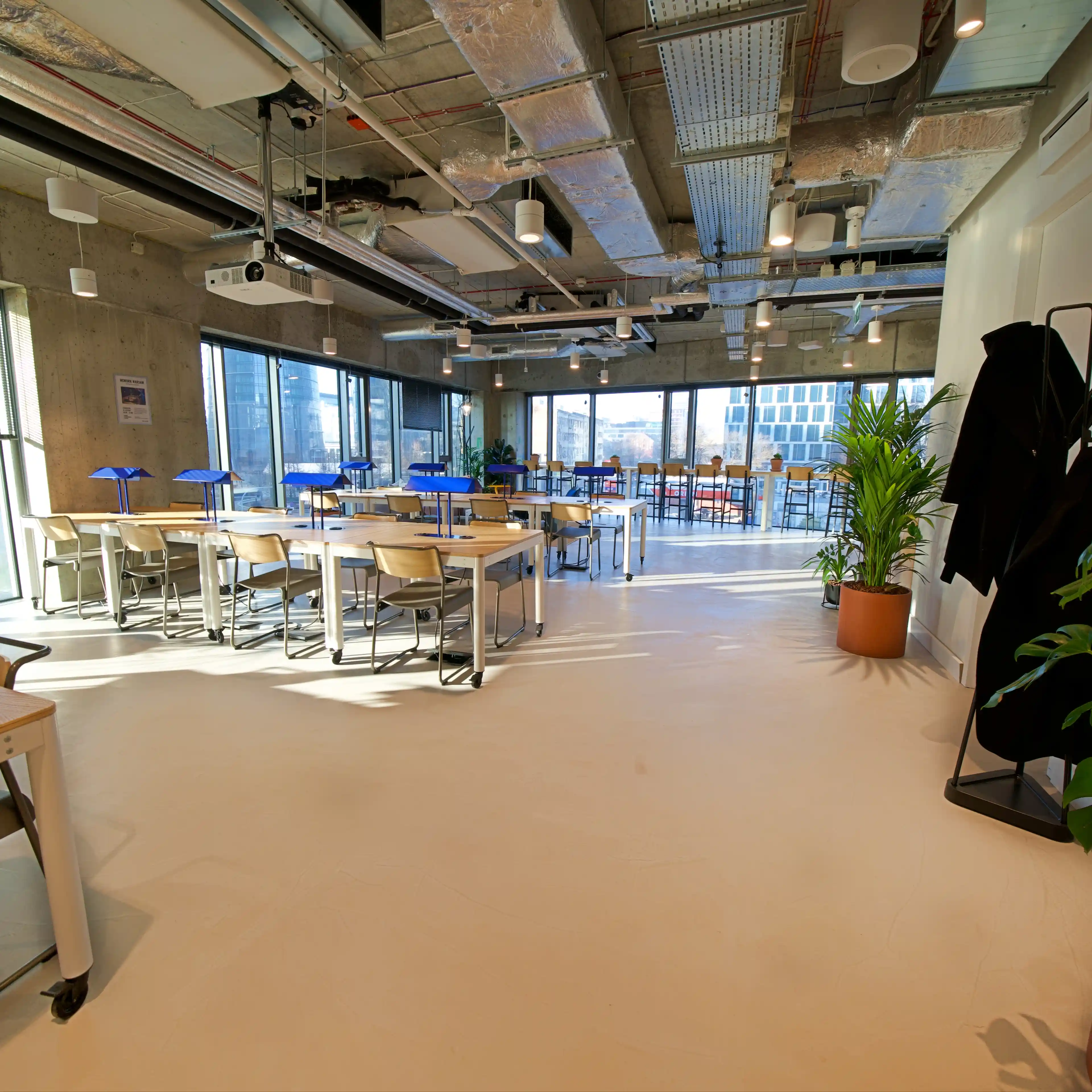 Browary Warszawskie - Biura przy Bramie - Biura serwisowane, Grzybowska 62, Warszawa, Wola