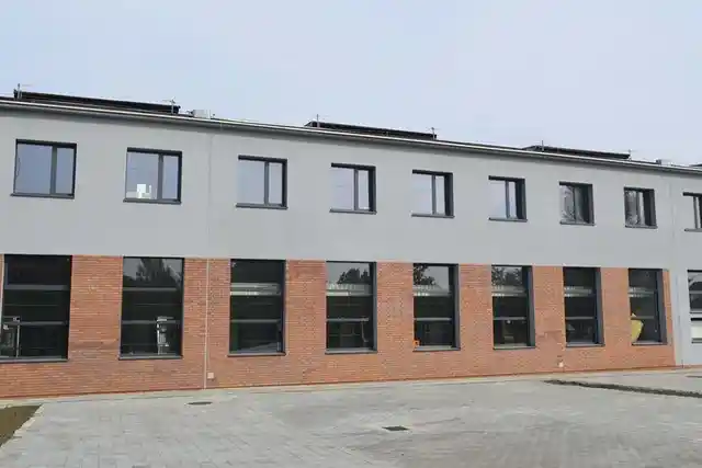 Centrum Usługowe ŻELAZNA 15B, Żelazna 15B, Katowice, Dąb