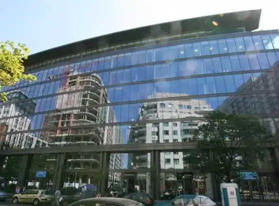 Grupa Abris Capital Partners pozostaje w biurowcu Grzybowska Park i powiększa zajmowaną powierzchnię