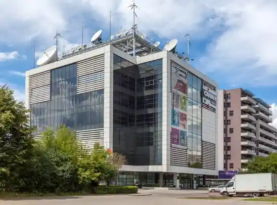 Warszawski budynek Canal+ sprzedany